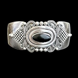 Vintage ornate sterling silver black onyx cuff bracelet